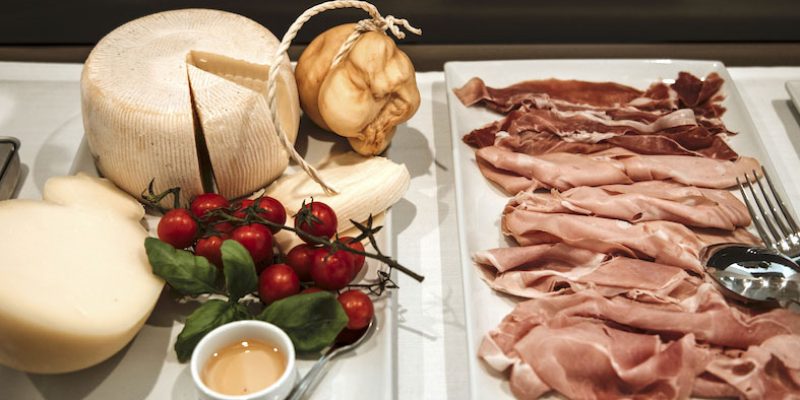 specialità salentine da gustare nella Sala Colazione di Palazzo dei Tolomei a Lecce